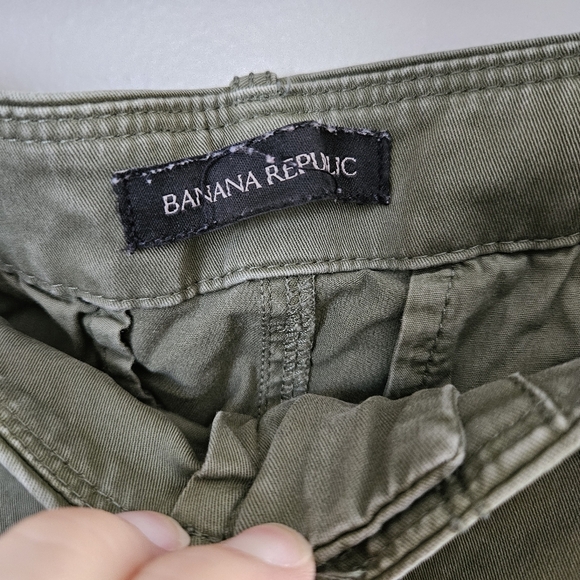 Banana Republic Olive Green Casual Pants Capri Cropped Rolled Neutral Solid - Picture 9 of 13